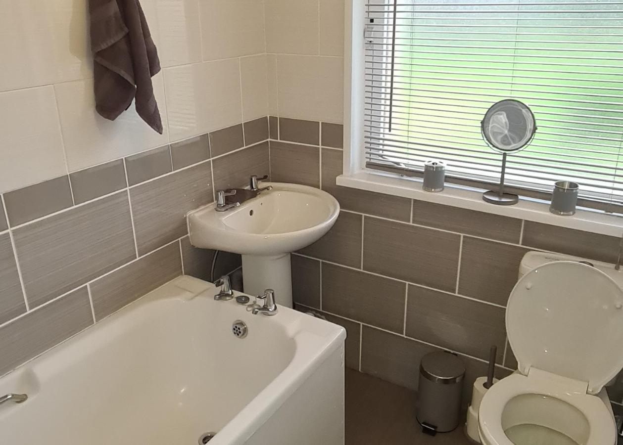 Beautiful 2-Bed Apartment In Campbeltown Exterior photo